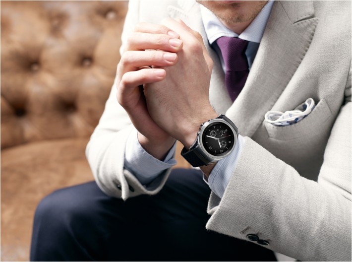 The new LG Urbane Watch Passes LTE Android Wear and Bet on WebOS