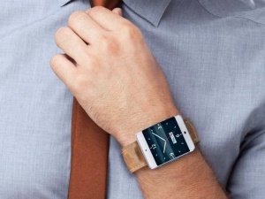 Design or Display? Which is More Important for SmartWatch?