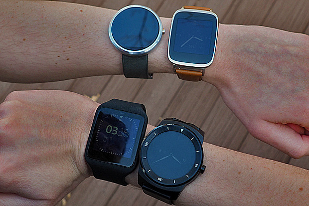 Four Smartwatches Prettiest with Android Wear