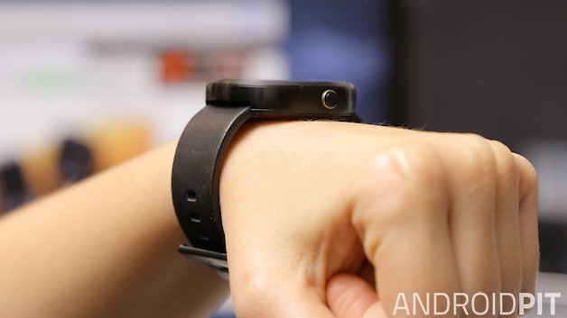Android Wear Improvements Are Evident in Moto 360, Now Supports WiFi