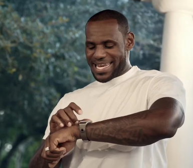 LeBron James Gave an Apple Watch All Teammates
