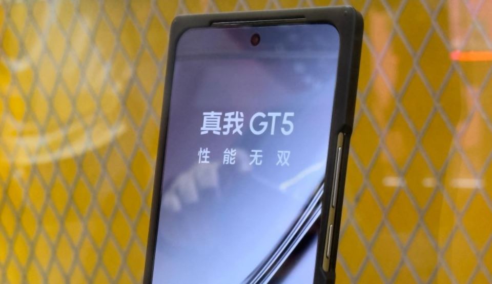 Realme GT5